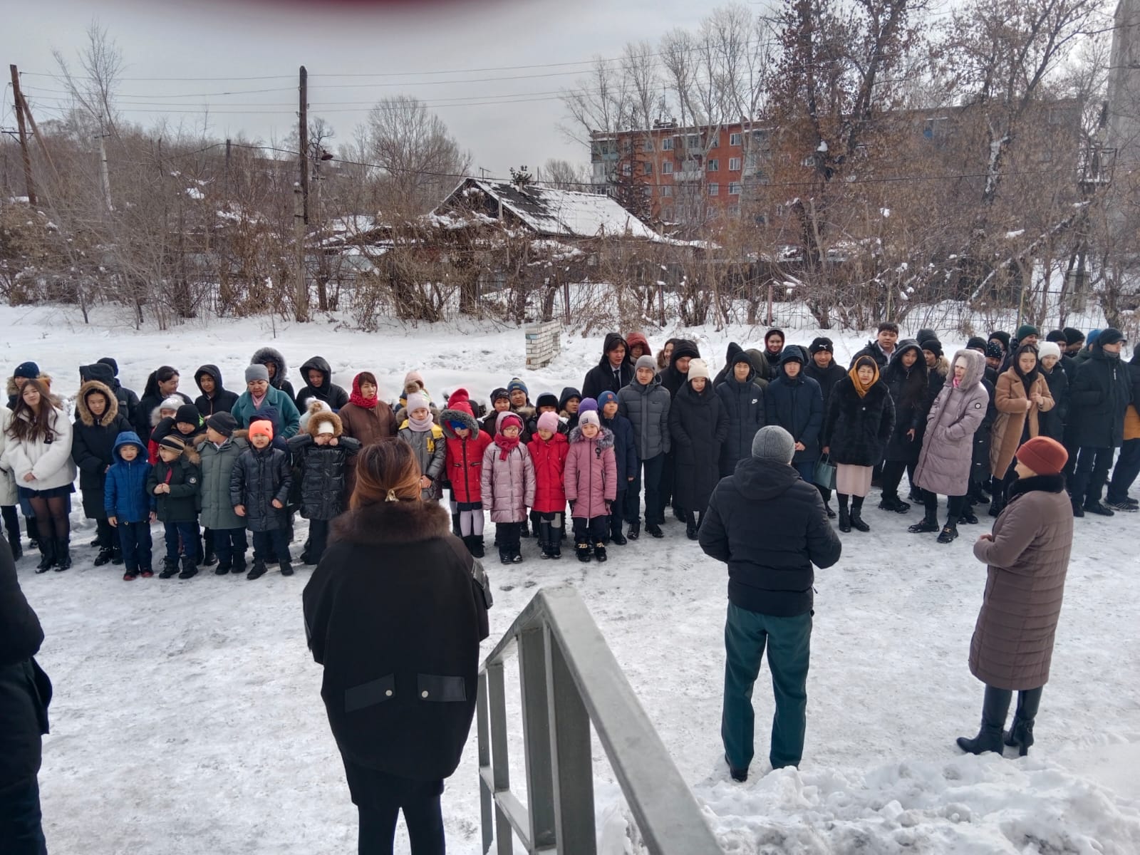 Сейсможаттығулар өткізілді. Дабыл қағылып,оқушылар далаға шығарылды.